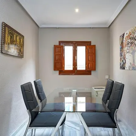 Centro. Atico Ayuntamiento Apartment *